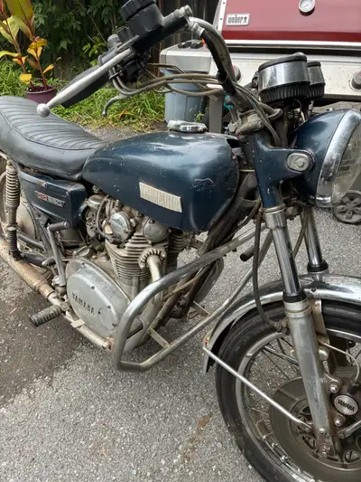 Selling a vintage 1973 Yamaha TX650 parallel-twin project motorcycle. This is a fantastic, solid fou...