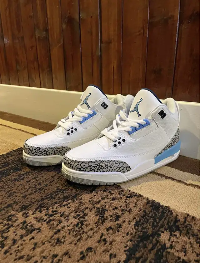 Jordan 3 Retro UNC  in Men's Shoes in City of Toronto - Image 2