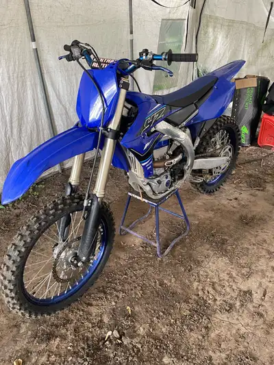 Selling a mint condition 2021 yz450f with low hours ready to ride. Bike has 22 hrs on it. Chain and...