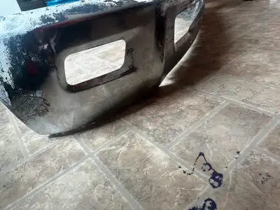 I’m selling my 4th gen bumper was going to install on my truck but sold the truck previous owner tri...