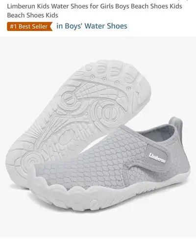 size 4 Insole 218mm Pick up only,nearby Adelaide street and Huron street .No hold unless e-transfer....