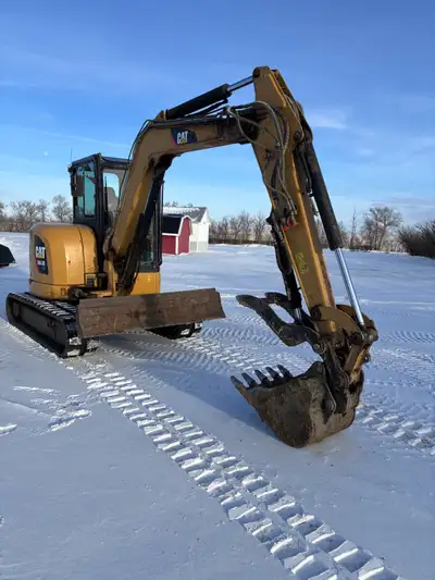 2013 cat 305.5E-CR Mini excavator 44 hp 3212hrs long stick with thumb and auxiliary hydraulics. New...