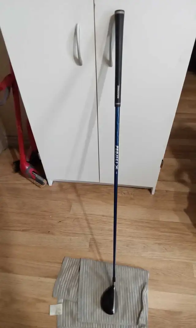 Rh Bridgestone J40 3 Hybrid (1" Shorter) in Golf in St. Albert - Image 7