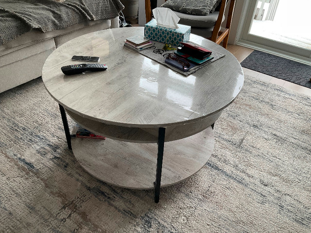 Coffee table round in Coffee Tables in Ottawa