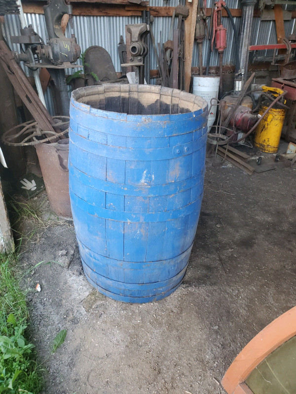 Antique Oak Barrel in Arts & Collectibles in Edmonton