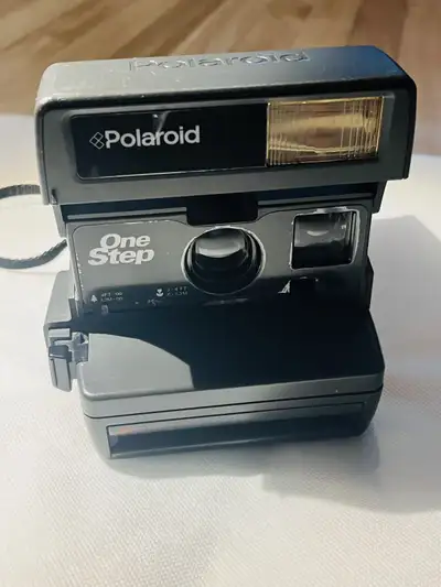 Polaroid One Step, View more