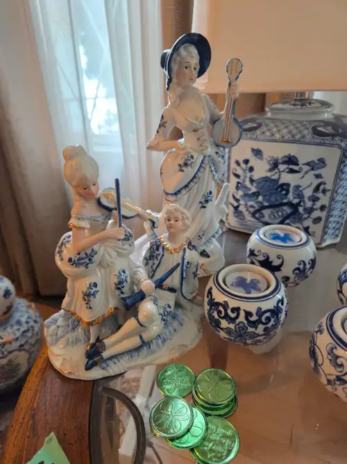 OnLine Downsize and Clear out AUCTIONS on now! Three homes in Edmonton, over 380 lots of household i...