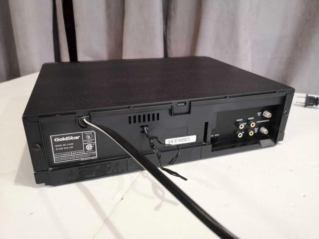 Goldstar VCR 4 HD - model C420m - VHS Cassette player with Remot in General Electronics in Oshawa / Durham Region - Image 3
