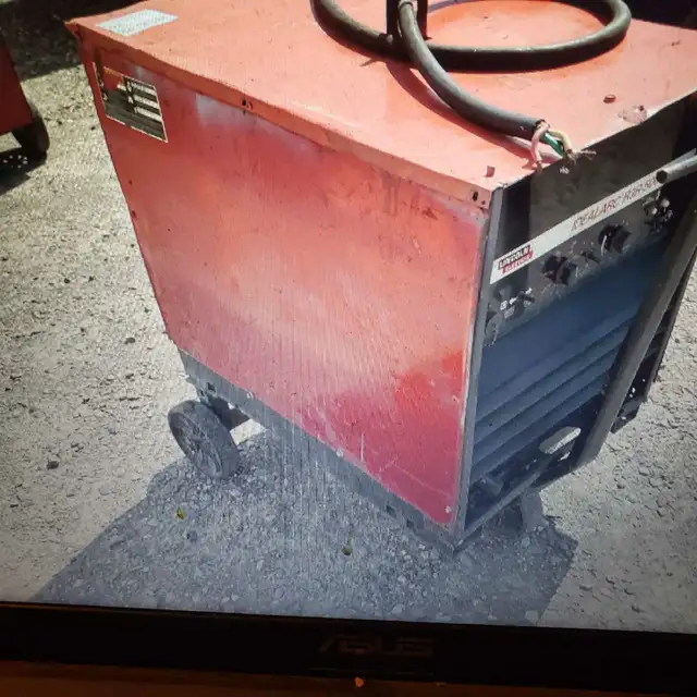 Welder. Lincoln idealarc R3R-500 electric welder in Power Tools in City of Toronto - Image 5