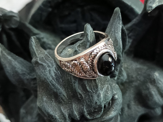 Black Oval Stone Silver Snake Ring (Size 10) dans Bijoux et montres  à Ville de Montréal - Image 4
