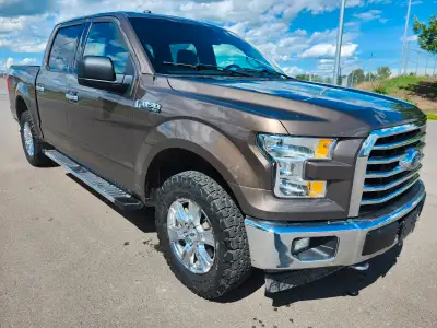2017 Ford F150 XTR, Crewcab, V8, 5.0 L, auto, 4x4, low KM, only 129 KM, cloth seats, bluetooth, back...