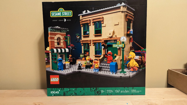 LEGO 21324  123 Sesame Street  in Toys & Games in Kitchener / Waterloo - Image 4