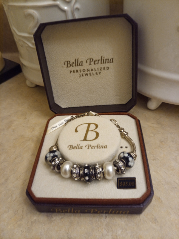bracelet neuf Bella Perlina style pandora dans Bijoux et montres  à Laval/Rive Nord