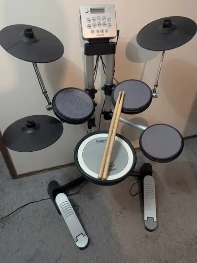 Roland hd3 electronic drum set in great condition, View more