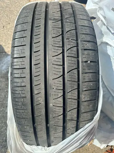 Selling 1 Pirelli tire in good condition. Tire has no damage, holes or plugs, sidewalls ok. Brand: P...
