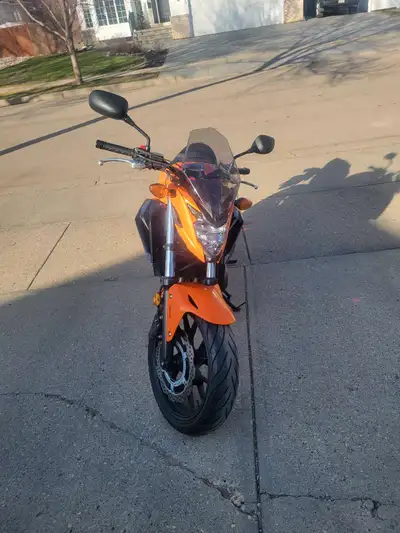 The perfect starter bike. Lowered by the previous original owner so it is ideal if you are a shorter...