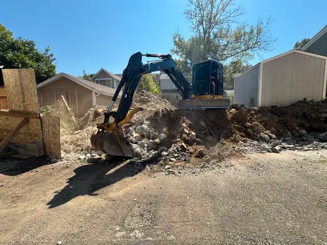 Excavators & Track Loader for Hire63007357340675124