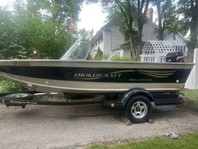 Recently freshened 2007 fishing boat with 175 optimax. New carpet, roof, live well pumps minkota, Lo...