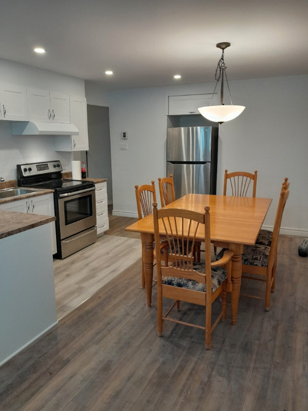 Chambres à louer tout inclus dans une maison de 3 chambres. Room