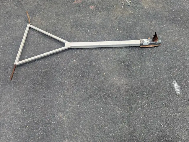 Tow bar with ball hitch. in Other in St. John's - Image 2