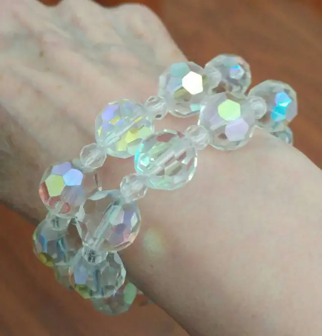 9  bracelets différents  in Garage Sales in City of Montréal - Image 11
