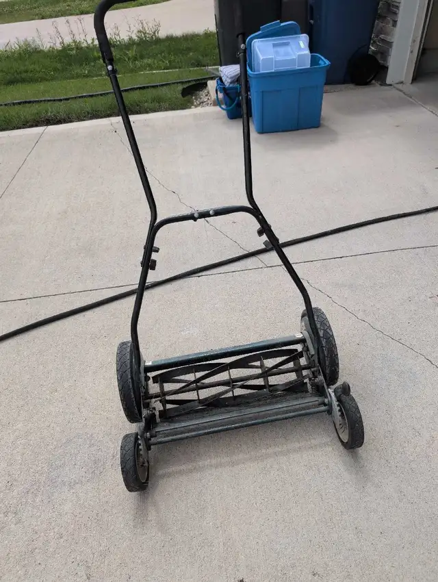 Manual Lawn Mower 