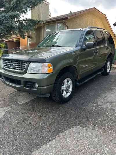 Looking for a solid winter ride that won’t let you down? This 2005 Ford Explorer is built tough and...
