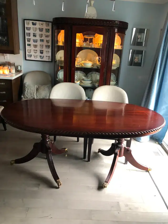 Dining Table in Dining Tables & Sets in Hamilton - Image 6