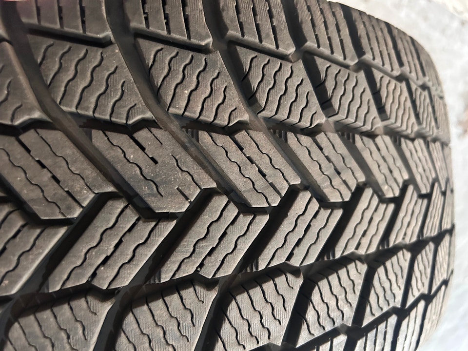 Michelin X-ICE SNOW winter tires with steel rims. Slightly used ...