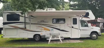 Forest River, classe C, modele Sunseeker 2013, 3010DS, 30 pieds; 64 900 km Moteur à essence, Ford Tr...