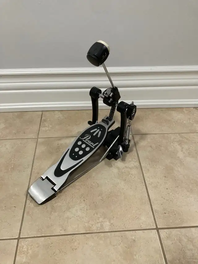Pearl Bass Drum Kick Pedal - P530 in Drums & Percussion in City of Toronto - Image 2