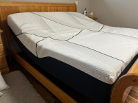 King Serta Power Adjustable Bed with iComfort Hybrid Mattress