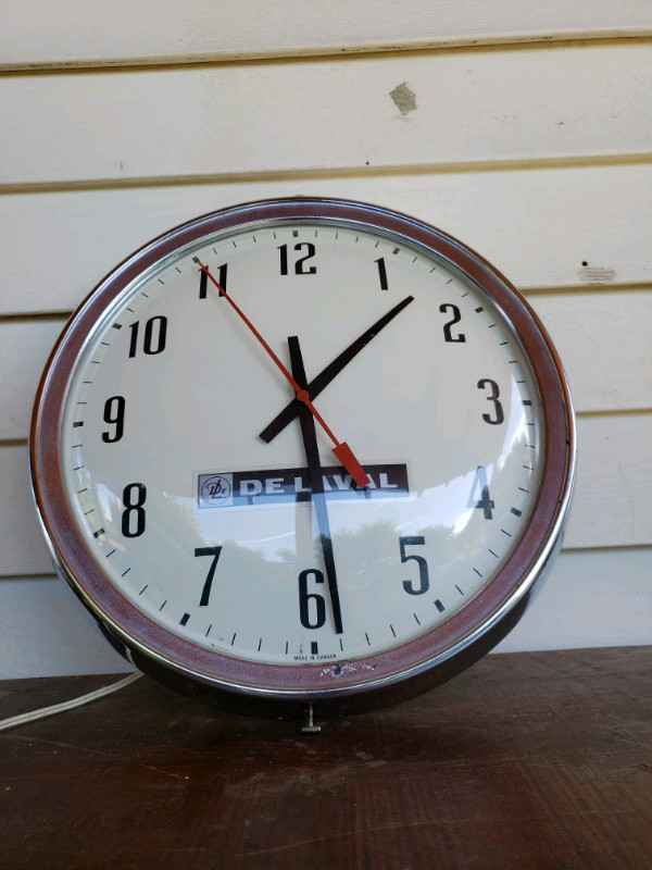 Horloge "De Laval".
 dans Art et objets de collection  à Victoriaville