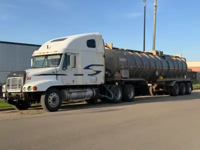 N15 engine 525hp 18 speed 40,000lb rear end Inter axle locker 24.5 rubber all new Alignment good new...