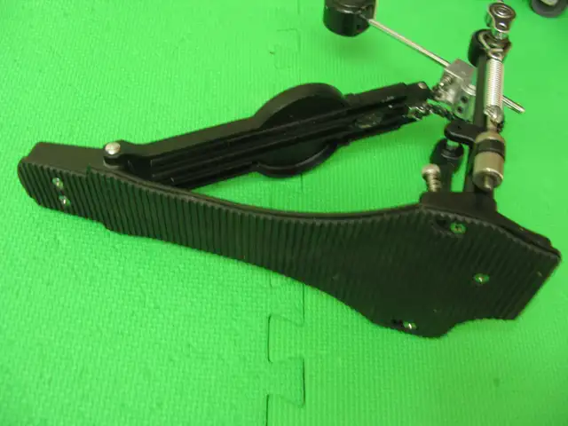 Sonor Drums SP 473 Bass Drum Pedal in Drums & Percussion in Ottawa - Image 4