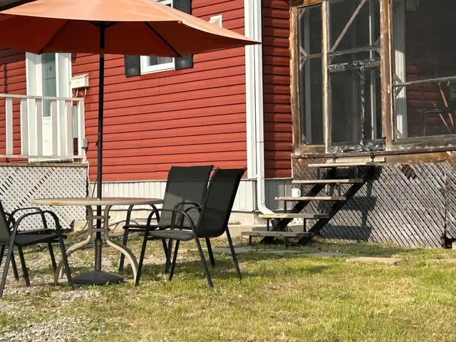 Le Petit Chalet Rouge - Enjoy amazing sun rises and sunsets in Quebec in Canada - Image 10