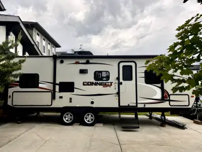 ✨ 2016 KZ Spree Connect 250BHS — Immaculate, Family-Ready Travel Trailer ✨ $27,700 OBO | Located in...