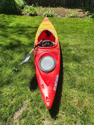 Great shape, comes with paddle, adjustable pedals.