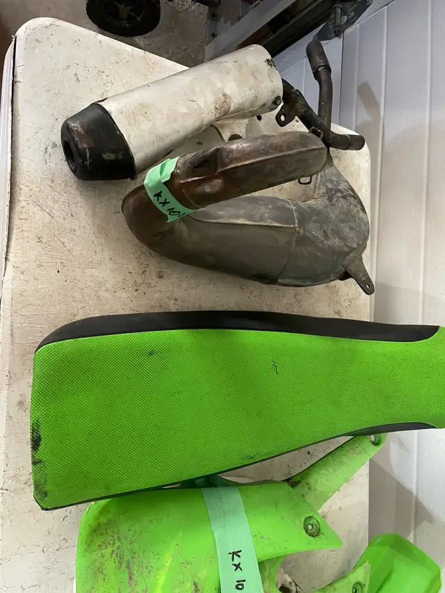 KX100 2011 parting out in Motorcycle Parts & Accessories in Red Deer - Image 9