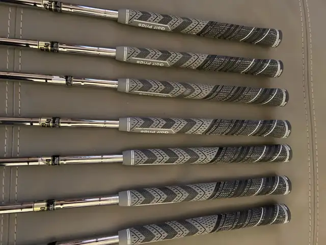 Mizuno JPX 921 tour/forged combo set 4-pw in Golf in Trenton - Image 7