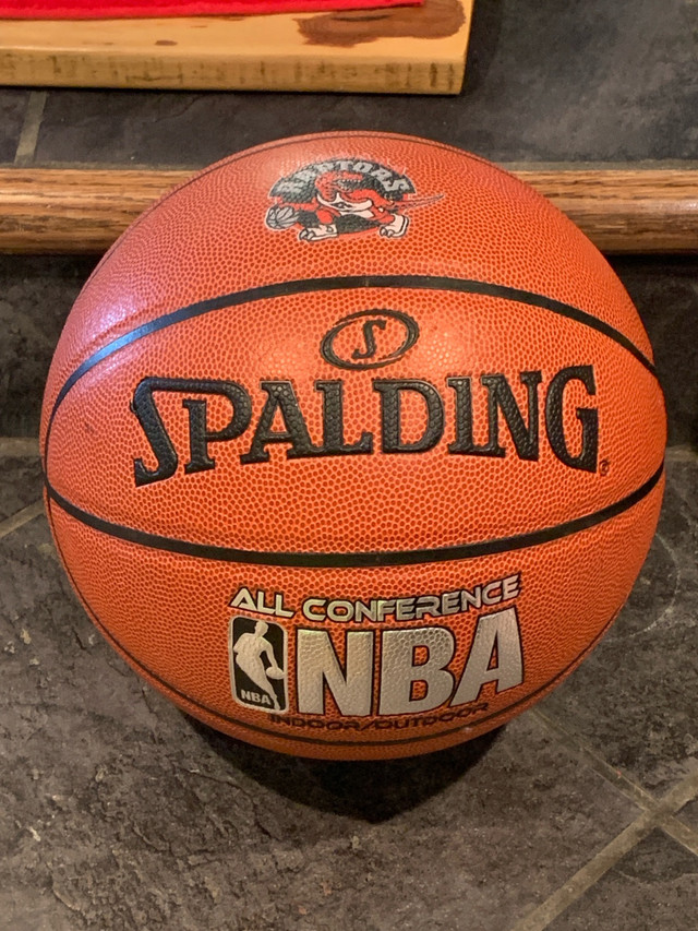 Basketball signed by Anthony Parker in Arts & Collectibles in Kitchener / Waterloo - Image 4