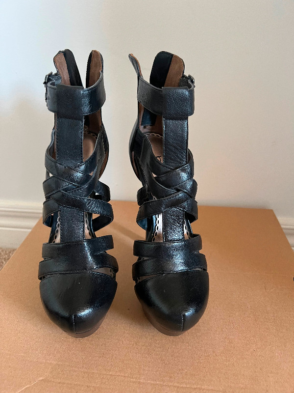 Bebe brand women high heels shoes size 5 in Women's - Shoes in St. Catharines - Image 3