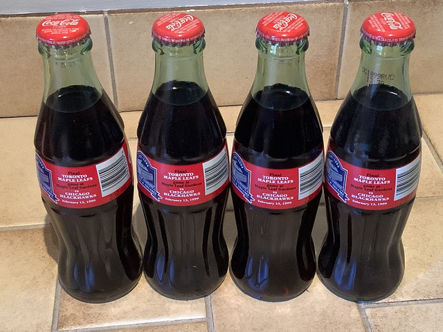 Toronto Maple Leafs Coke Bottles - Coca Cola Maple Leaf Gardens in Arts & Collectibles in Ottawa - Image 4