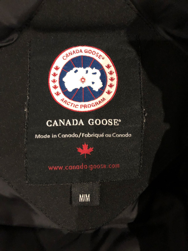 Canada Goose Authentic Black Size Medium in Women's - Tops & Outerwear in Markham / York Region - Image 3