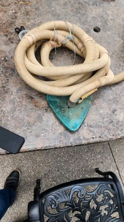 Pool manual cleaner hose and head, Voir plus