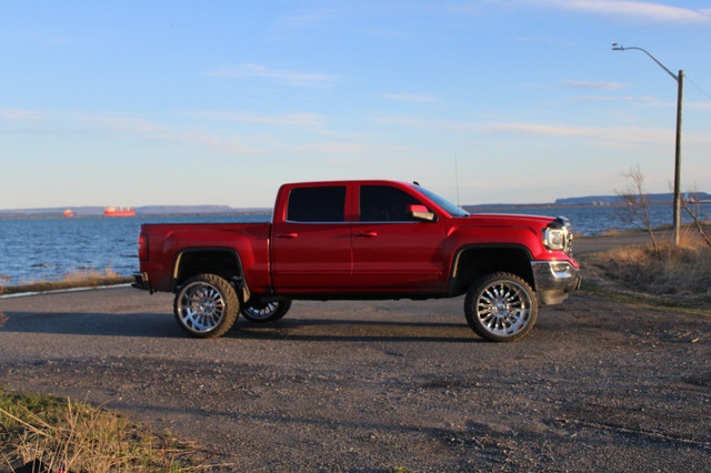2017 gmc sierra 1500 SLE in Cars & Trucks in Thunder Bay - Image 4