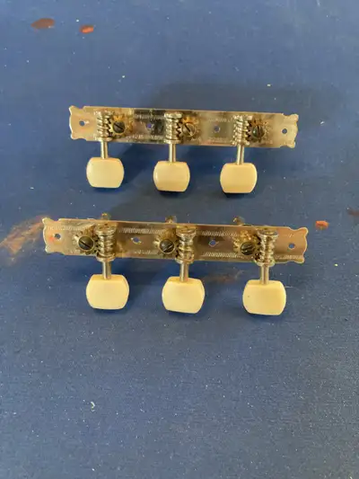 3+3 MIJ machine heads. Removed from a Regent arch top guitar. Possibly even 1950's, maybe made by Ka...