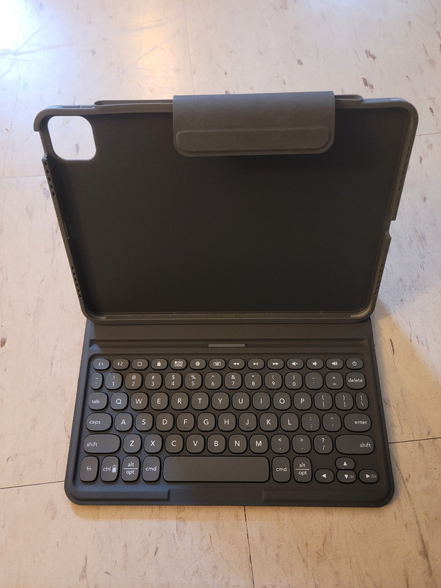 ZAGG - Pro Keys Wireless Keyboard and Detachable Case in iPad & Tablet Accessories in City of Toronto - Image 4