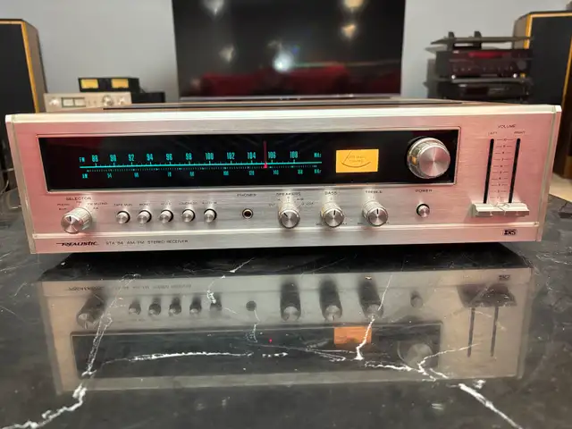 Vintage Realistic Stereo Receiver in Stereo Systems & Home Theatre in Kitchener / Waterloo - Image 3