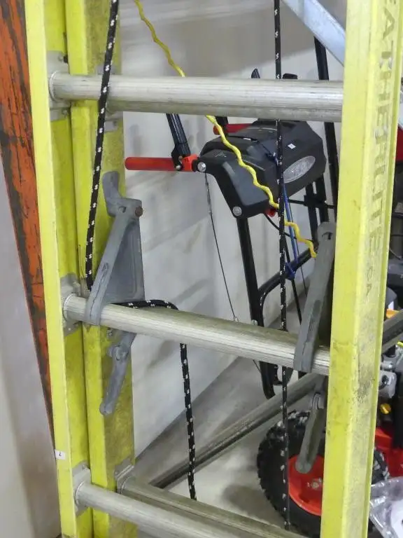 FEATHERLITE FIBREGLASS 20' EXTENSION LADDER in Ladders & Scaffolding in Oakville / Halton Region - Image 4